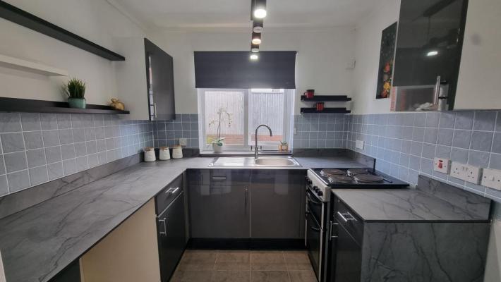 Dom 1 bedroom w Cannock, podjazd, ogród