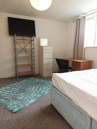 DUŻY POKÓJ W SPOKOJNYM DOMU