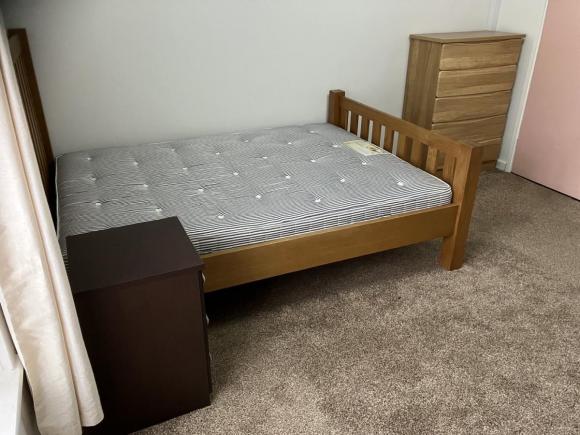 Duży pokój Shard End B34