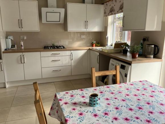 Duży pokój Shard End B34