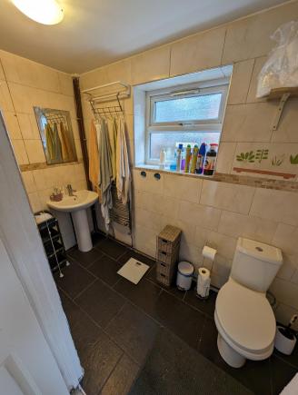 pokój we flacie z dużym ogrodem