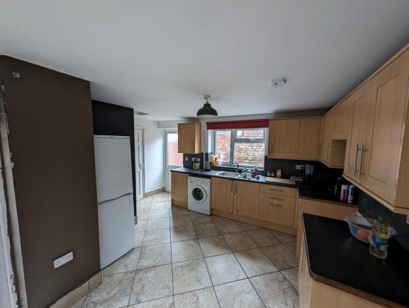 pokój we flacie z dużym ogrodem