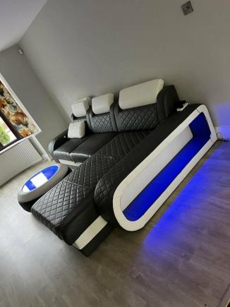 Luksusowa sofa narożna Berlin + stolik